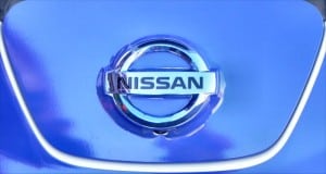 2013 Nissan LEAF emblem in blue AOA800px