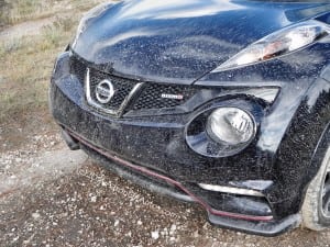 2013NissanJukeNISMO - front grille dirty AOA